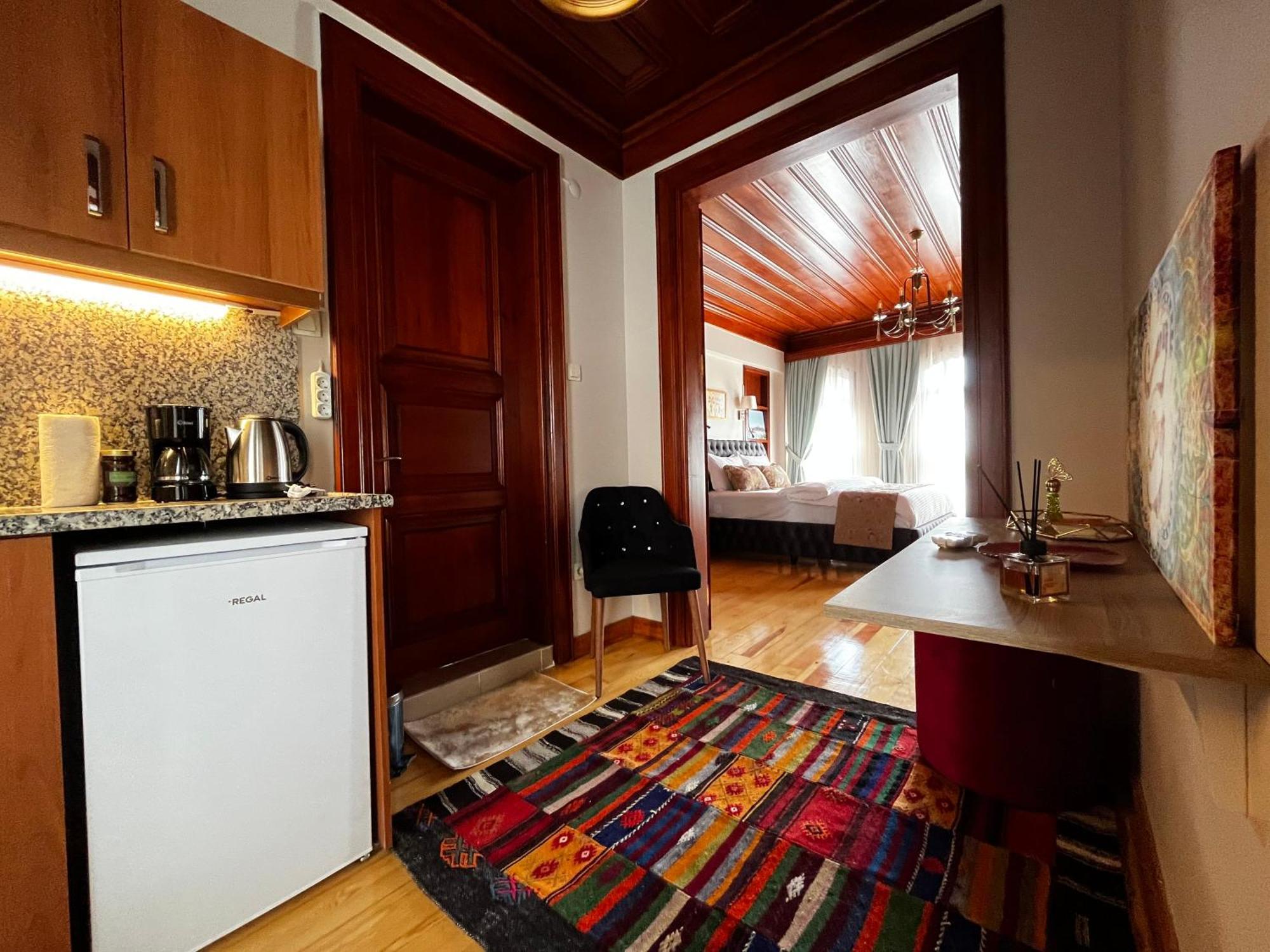 Lily Mansion Appartement Istanboel Buitenkant foto